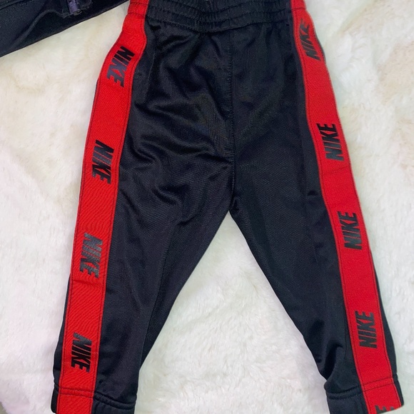 Nike baby boy track suit 12m black & red - Picture 4 of 7
